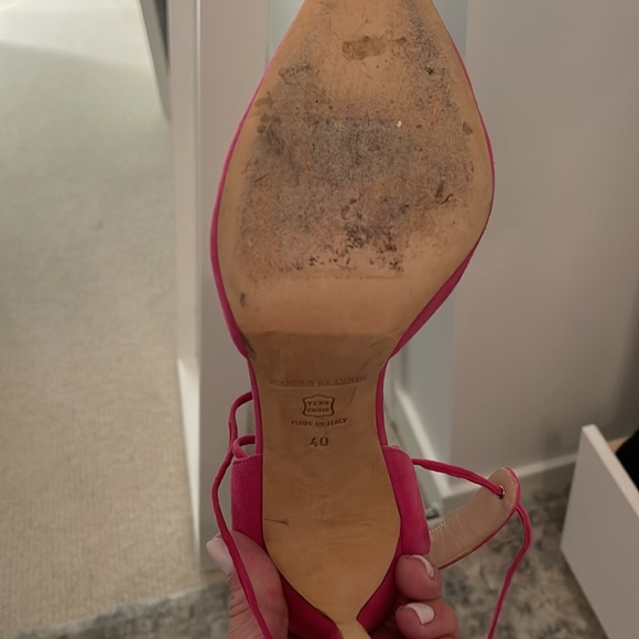 Pink suede Monolo Blahnik tie up pump worn 3 times - Picture 5 of 7